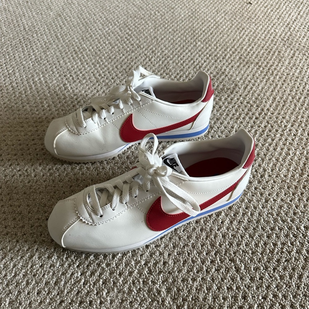 Nike women’s classic Cortez sneakers size 10